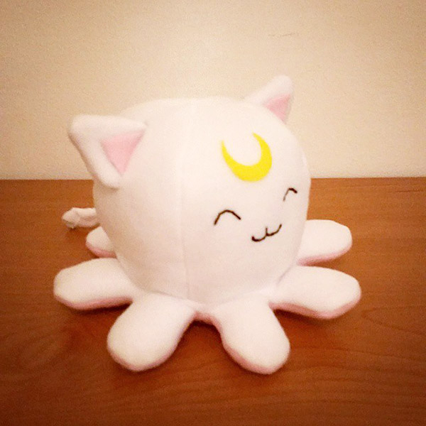 Taneko the Octo-puss plush toy cosplaying as Artemis from Sailor Moon