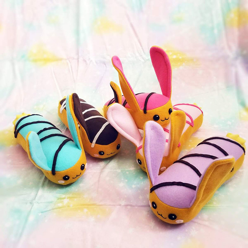 5 Eclair Hare pun plushies with various colors